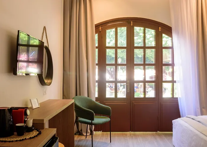 Arthur Suites In Old Town