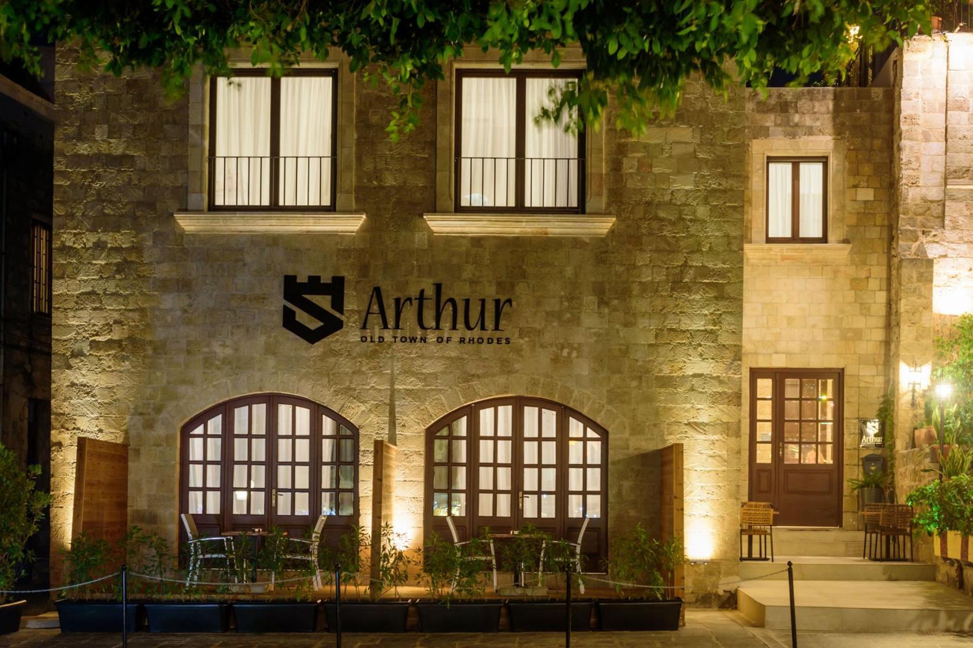 Arthur In Old Town *
