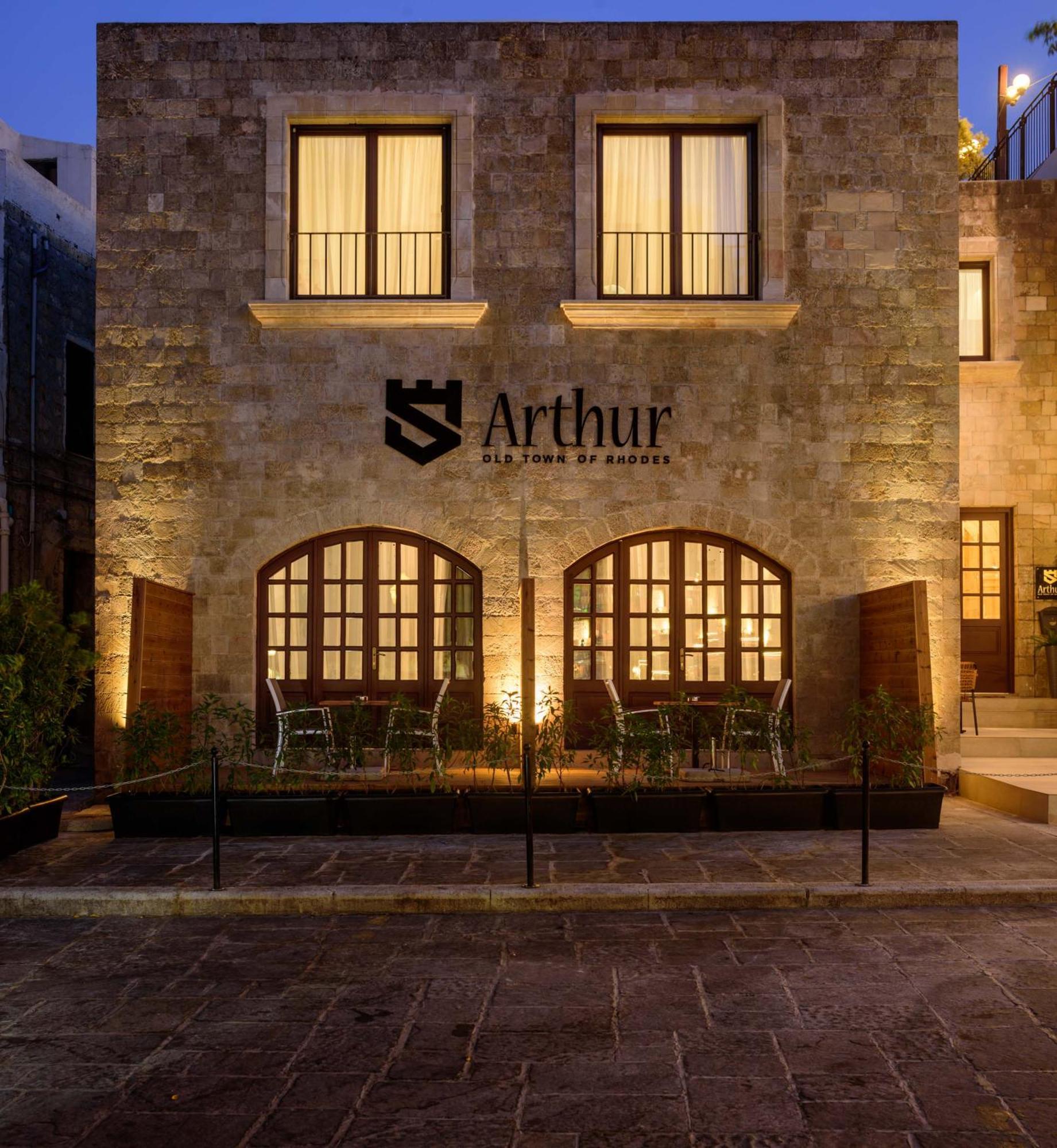 Arthur In Old Town *