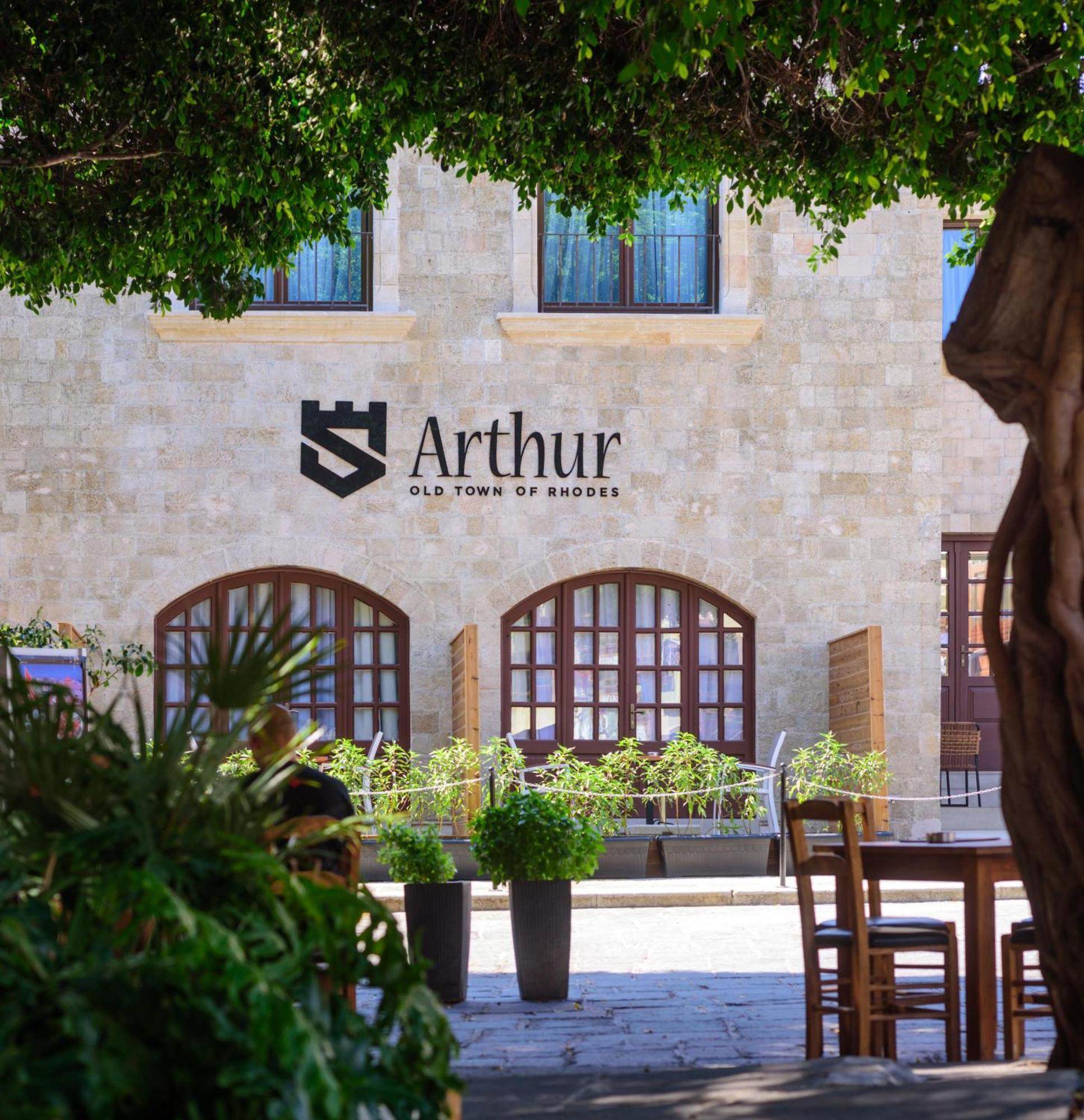 Arthur In Old Town * Rhodes City