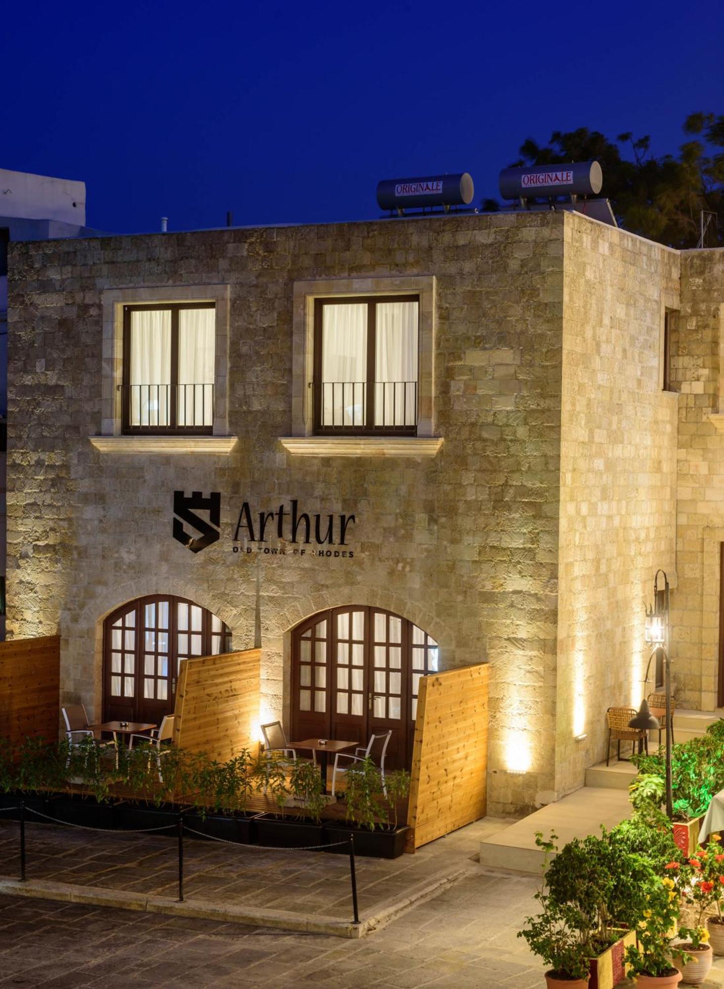 Arthur In Old Town