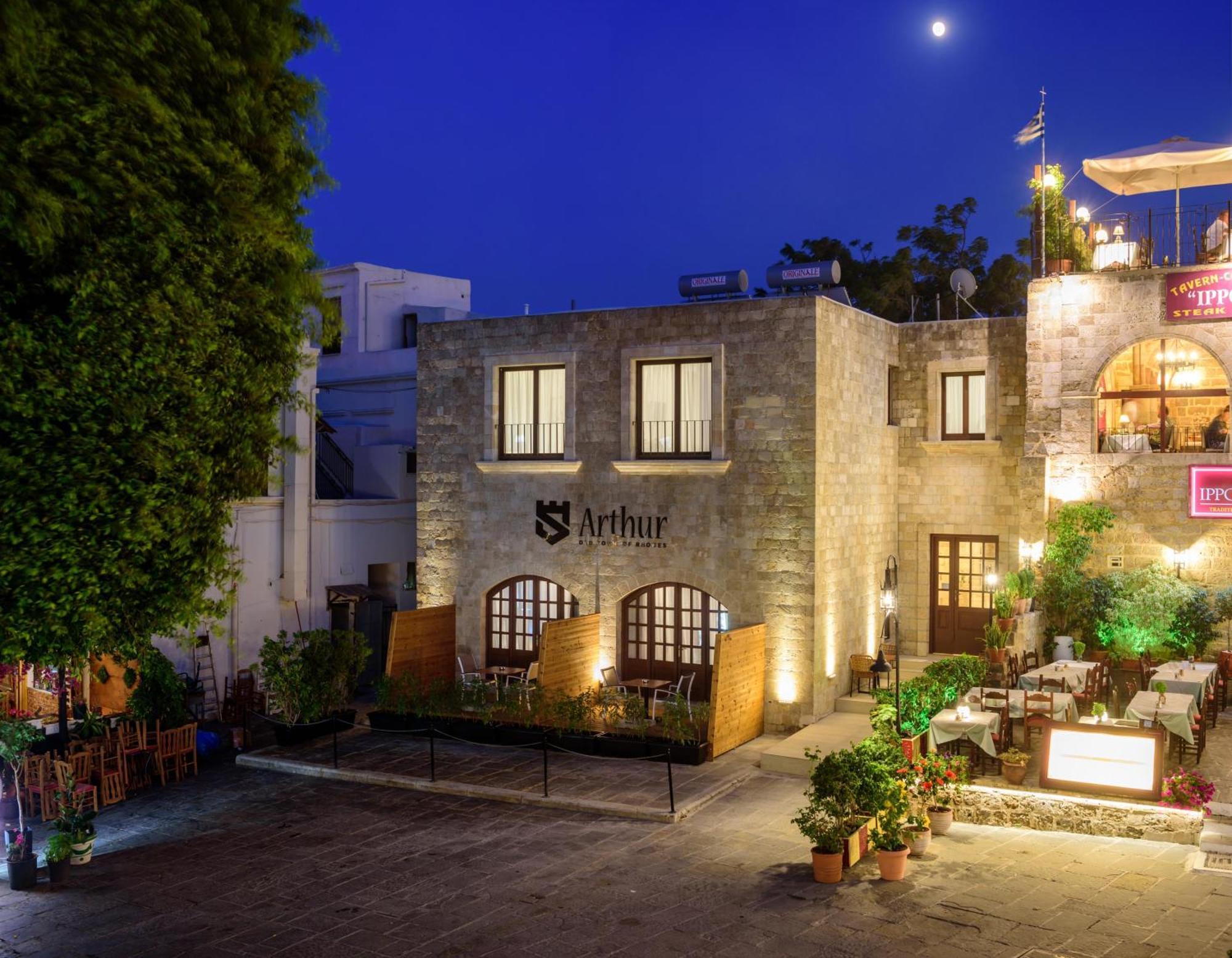Arthur In Old Town Hotel *